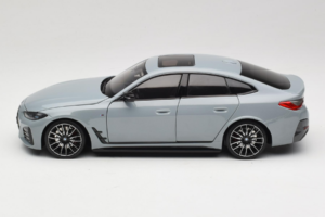 BMW i4 G26 Grey Metallic Minichamps 1:18 110023010 Druckguss — Bild 4 von 8