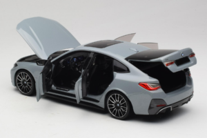 BMW i4 G26 Grey Metallic Minichamps 1:18 110023010 Druckguss — Bild 5 von 8
