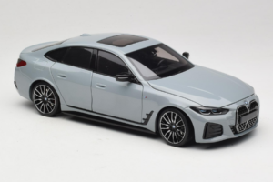 BMW i4 G26 Grey Metallic Minichamps 1:18 110023010 Druckguss — Bild 6 von 8