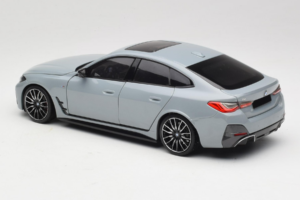 BMW i4 G26 Grey Metallic Minichamps 1:18 110023010 Druckguss — Bild 7 von 8