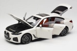 BMW i4 M50 G26 Alpine White Minichamps 1:18 110023011 Druckguss — Bild 2 von 8