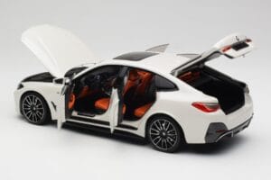 BMW i4 M50 G26 Alpine White Minichamps 1:18 110023011 Druckguss — Bild 5 von 8