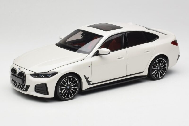 BMW i4 M50 G26 Alpine White Minichamps 1:18 110023011 Druckguss