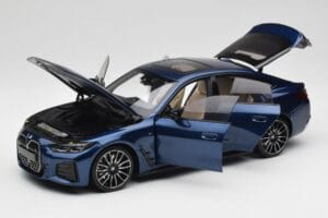 BMW i4 M50 G26 Portimao Blue Minichamps 1:18 110023012 Druckguss — Bild 2 von 8