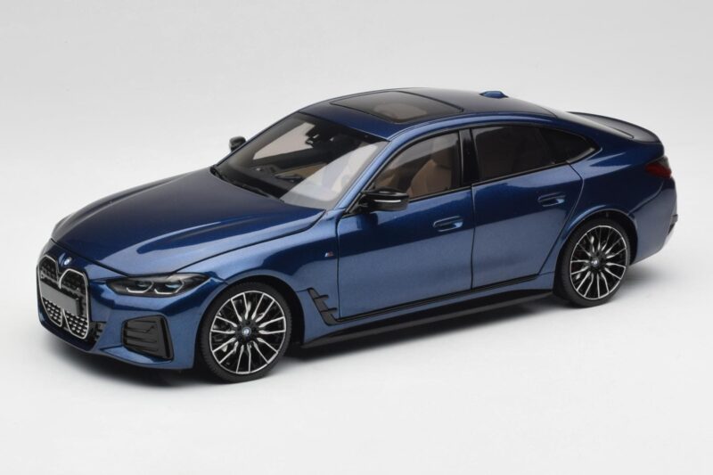 BMW i4 M50 G26 Portimao Blue Minichamps 1:18 110023012 Druckguss