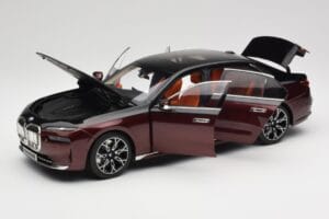 BMW i7 G70 Black & Red Metallic Minichamps 1:18 110023201 Druckguss — Bild 2 von 8