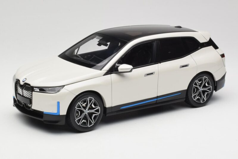 BMW iX Alpine White Minichamps 1:18 110023102 Druckguss