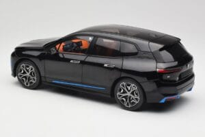 BMW iX Sapphire Black Minichamps 1:18 110023101 Druckguss — Bild 7 von 8