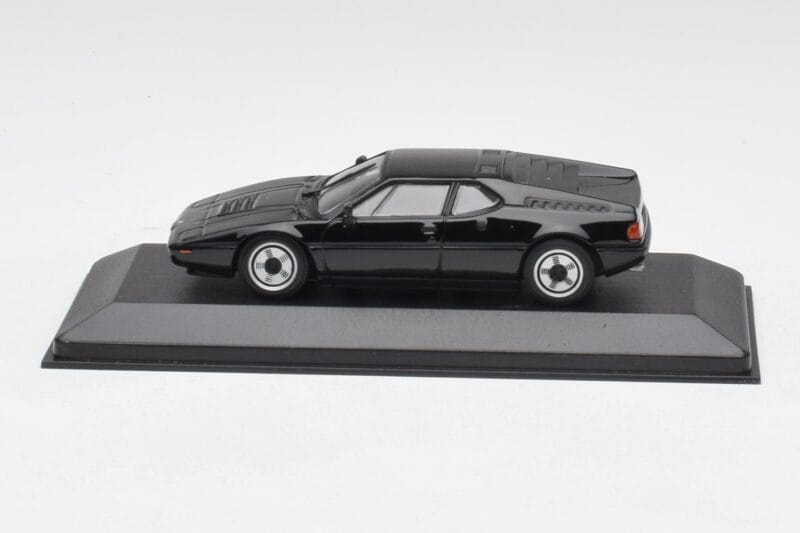 BMW M1 Schwarz Minichamps 1:43 940025021 Druckguss