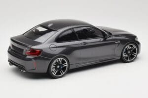 BMW M2 F87 Grey Metallic Minichamps 1:18 155026102 Druckguss — Bild 2 von 6
