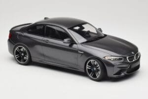 BMW M2 F87 Grey Metallic Minichamps 1:18 155026102 Druckguss — Bild 4 von 6