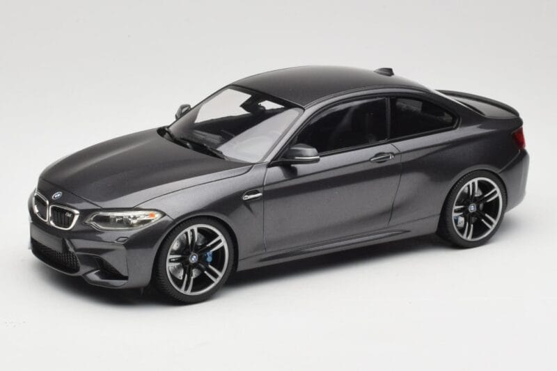 BMW M2 F87 Grey Metallic Minichamps 1:18 155026102 Druckguss