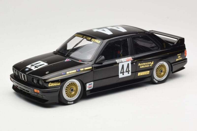 BMW M3 E30 JPS Team BMW #44 J. Richards / T. Longhurst Class Winners Bathurst 1000 1987 Minichamps 1:18 155872044 Druckguss