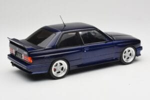 BMW M3 E30 Macau Blue IXO 1:18 18CMC122 Druckguss — Bild 2 von 6