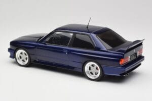 BMW M3 E30 Macau Blue IXO 1:18 18CMC122 Druckguss — Bild 5 von 6
