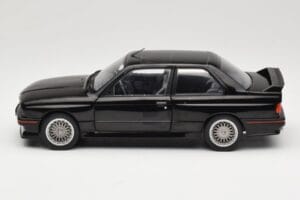 BMW M3 E30 Sport Evo Schwarz Solido 1:18 S1801501 Druckguss — Bild 4 von 8