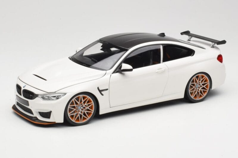 BMW M4 F82 GTS Alpine White Minichamps 1:18 110025221 Druckguss