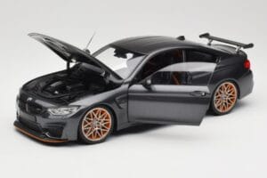 BMW M4 F82 GTS Mineral Grey Metallic Minichamps 1:18 110025222 Druckguss — Bild 2 von 8