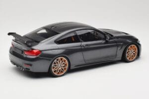 BMW M4 F82 GTS Mineral Grey Metallic Minichamps 1:18 110025222 Druckguss — Bild 3 von 8