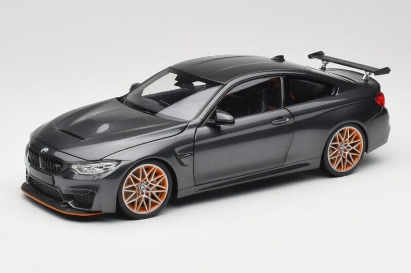 BMW M4 F82 GTS Mineral Grey Metallic Minichamps 1:18 110025222 Druckguss
