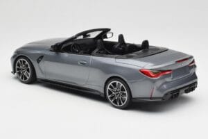 BMW M4 G82 Cabriolet Grey Metallic Minichamps 1:18 155021034 Druckguss — Bild 5 von 6