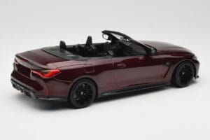 BMW M4 G83 Cabrio Rot Metallic Minichamps 1:18 155021032 Druckguss — Bild 2 von 6
