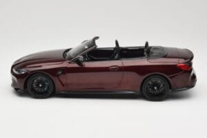 BMW M4 G83 Cabrio Rot Metallic Minichamps 1:18 155021032 Druckguss — Bild 3 von 6