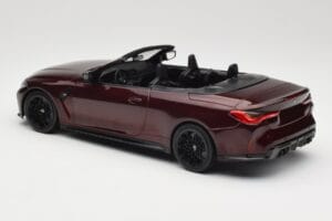 BMW M4 G83 Cabrio Rot Metallic Minichamps 1:18 155021032 Druckguss — Bild 5 von 6