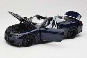 BMW M4 G82 Cabriolet Blau Metallic Minichamps 1:18 110021031 Druckguss — Bild 2 von 8