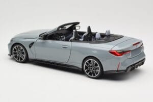BMW M4 G83 Cabriolet Grey Metallic Minichamps 1:18 110021032 Druckguss — Bild 7 von 8