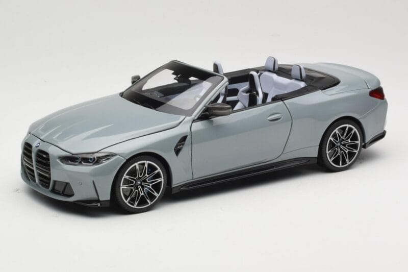 BMW M4 G83 Cabriolet Grey Metallic Minichamps 1:18 110021032 Druckguss