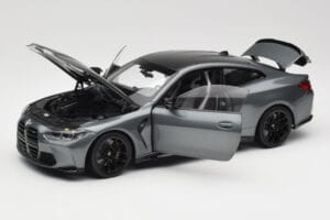 BMW M4 G82 Grau Metallic Minichamps 1:18 113020124 Druckguss — Bild 2 von 8
