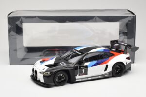BMW M4 G82 GT3 Presentation 2021 Minichamps 1:18 80435A5D002 Druckguss — Bild 8 von 8