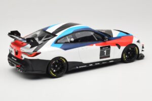 BMW M4 G82 GT4 #1 Presentation 2022 Otto 1:18 OT1228 Resin — Bild 2 von 6