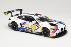 BMW M4 GT3 #46 V. Rossi / A. Farfus / M. Martin Team WRT 12 Hours of Bathurst 2023 Minichamps 1:18 113232146 Druckguss — Bild 6 von 8