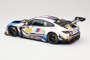 BMW M4 GT3 #46 V. Rossi / A. Farfus / M. Martin Team WRT 12 Hours of Bathurst 2023 Minichamps 1:18 113232146 Druckguss — Bild 7 von 8