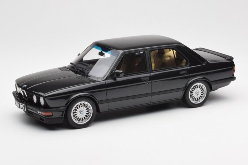 BMW M5 E28 Diamond Schwarz Otto 1:18 OT184 Resin