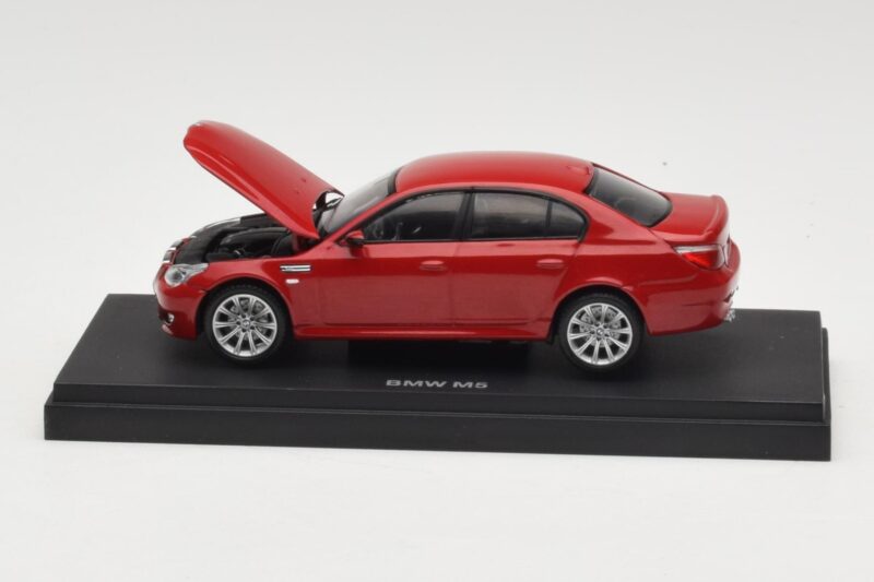 BMW M5 E60 Rot Kyosho 1:43 03503R Druckguss