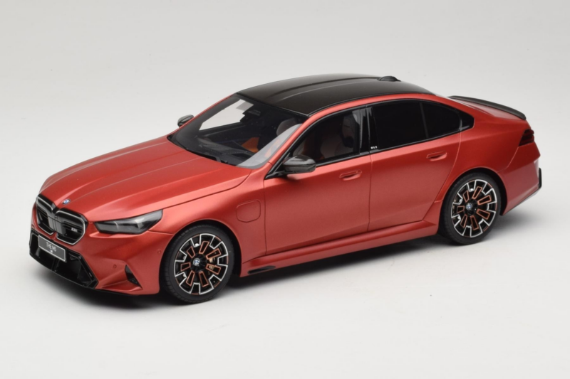 BMW M5 G90 Beach Orange GT Spirit 1:18 GT966 Resin
