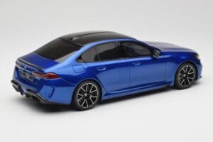 BMW M5 G90 Marina Bay Blue Metallic GT Spirit 1:18 GT507 Resin — Bild 2 von 6