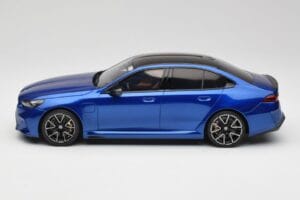BMW M5 G90 Marina Bay Blue Metallic GT Spirit 1:18 GT507 Resin — Bild 3 von 6