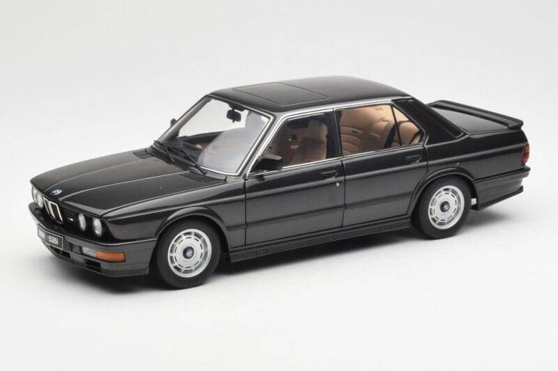 BMW M535i E28 Diamond Schwarz AUTOart 1:18 75162 Druckguss