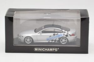 BMW M6 E63 IAA Frankfurt Silber Minichamps 1:43 M6001 Druckguss — Bild 4 von 4