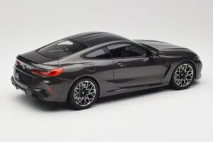 BMW M8 F92 Grey Metallic Minichamps 1:18 110029022 Druckguss — Bild 3 von 8