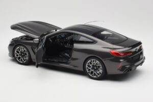 BMW M8 F92 Grey Metallic Minichamps 1:18 110029022 Druckguss — Bild 5 von 8