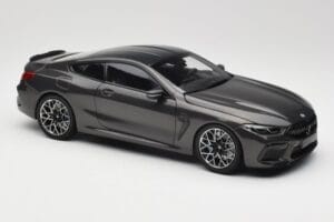 BMW M8 F92 Grey Metallic Minichamps 1:18 110029022 Druckguss — Bild 6 von 8