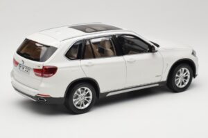 BMW X5 E70 Alpine White Paragon 1:18 PA-97073 Druckguss — Bild 3 von 8