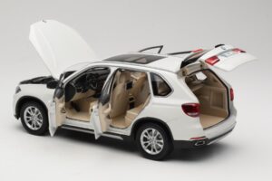 BMW X5 E70 Alpine White Paragon 1:18 PA-97073 Druckguss — Bild 5 von 8