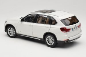 BMW X5 E70 Alpine White Paragon 1:18 PA-97073 Druckguss — Bild 7 von 8