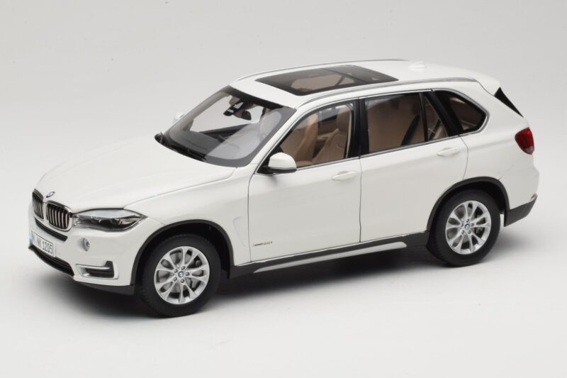 BMW X5 E70 Alpine White Paragon 1:18 PA-97073 Druckguss